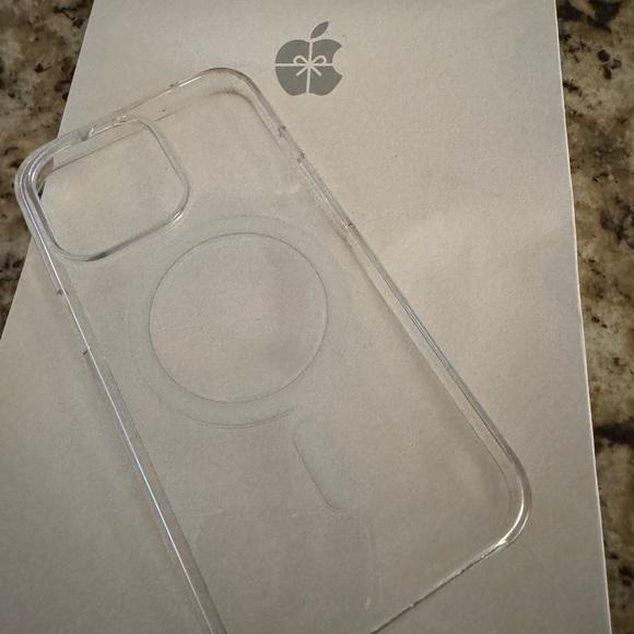 🍏 iPhone 13 Pro apple clear mag safe clear case pre owned🍏 - Picture 1 of 1